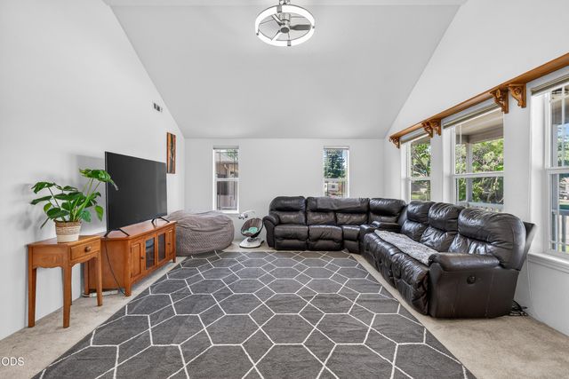 1397 Larson Creek Drive, Medford, OR 97504