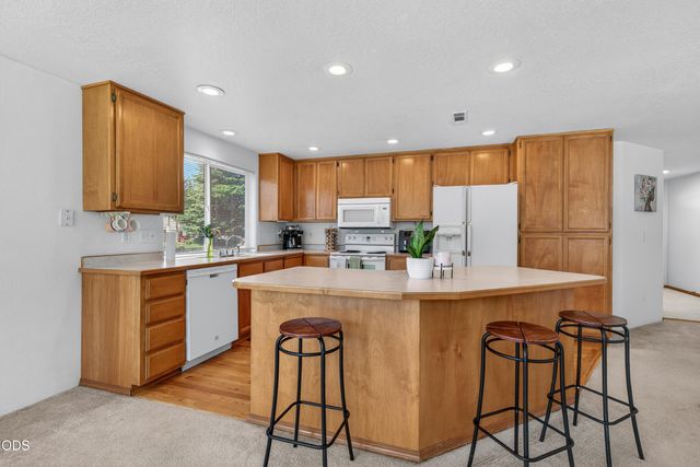 1397 Larson Creek Drive, Medford, OR 97504