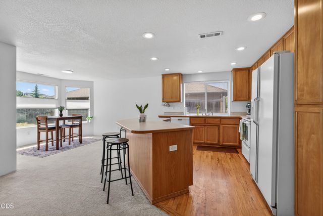 1397 Larson Creek Drive, Medford, OR 97504