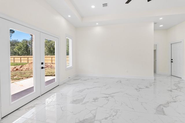 107 County Road 3372, Cleveland, TX 77327