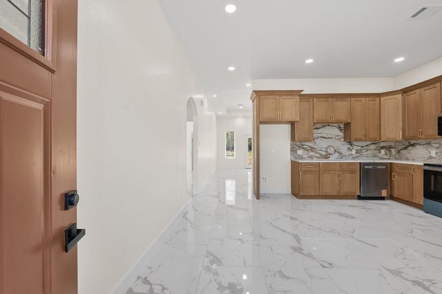 107 County Road 3372, Cleveland, TX 77327