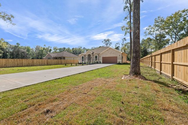 107 County Road 3372, Cleveland, TX 77327