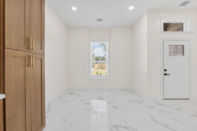 107 County Road 3372, Cleveland, TX 77327