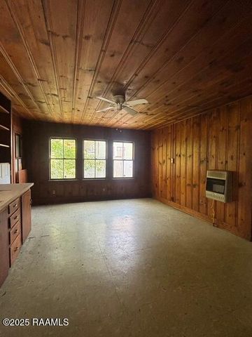 702 NE Evangeline Thwy, Lafayette, LA 70501