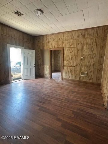 702 NE Evangeline Thwy, Lafayette, LA 70501