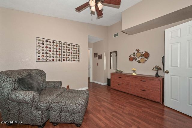 7637 W DREYFUS Drive, Peoria, AZ 85381