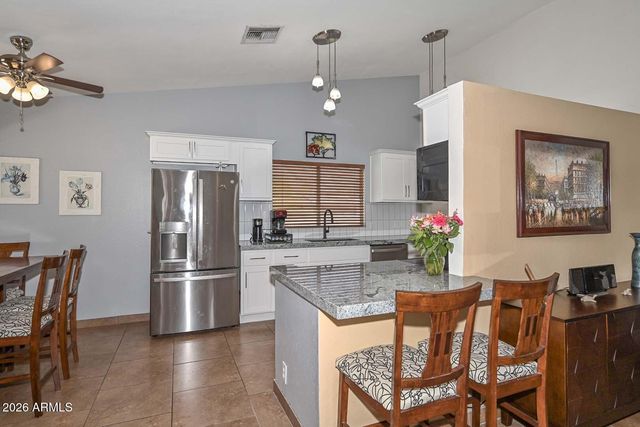 7637 W DREYFUS Drive, Peoria, AZ 85381