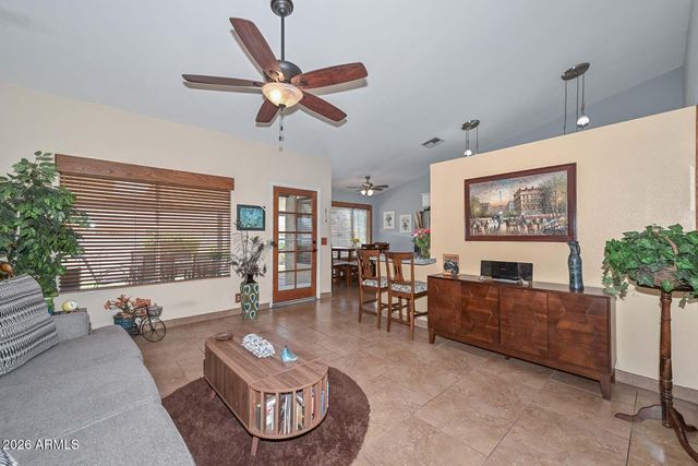 7637 W DREYFUS Drive, Peoria, AZ 85381