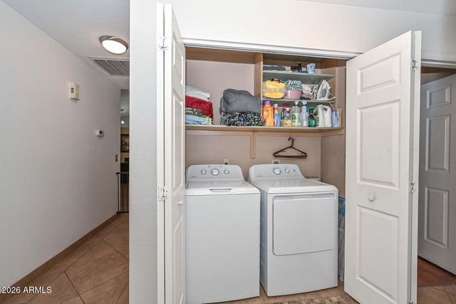 7637 W DREYFUS Drive, Peoria, AZ 85381