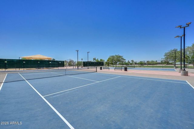7637 W DREYFUS Drive, Peoria, AZ 85381