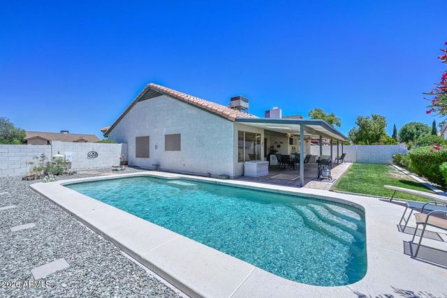 7637 W DREYFUS Drive, Peoria, AZ 85381