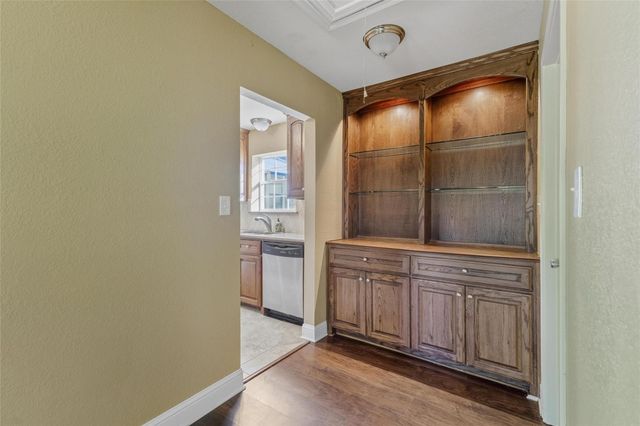 3703 Mcknight Rd, Bridge City, TX 77611