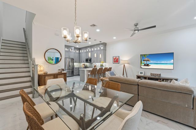 4692 SE Manatee Way, Stuart, FL 34997