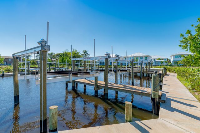 4692 SE Manatee Way, Stuart, FL 34997