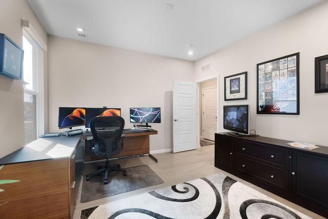 3233 Lincoln Prairie Boulevard, Aurora, IL 60503