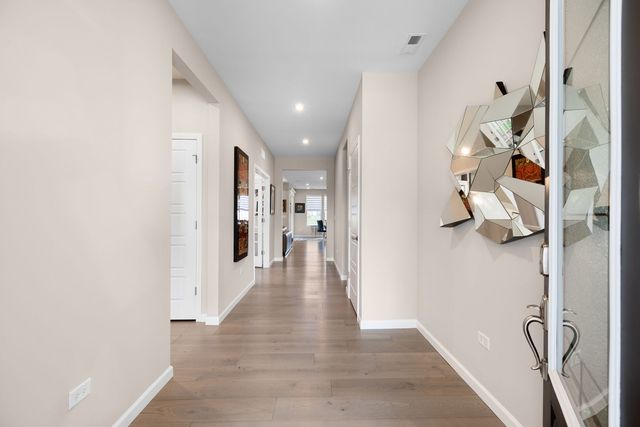 3233 Lincoln Prairie Boulevard, Aurora, IL 60503