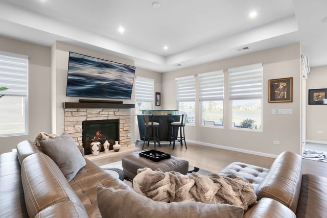 3233 Lincoln Prairie Boulevard, Aurora, IL 60503