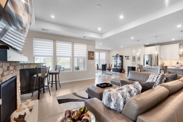 3233 Lincoln Prairie Boulevard, Aurora, IL 60503