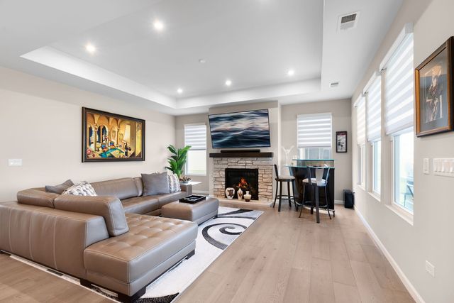 3233 Lincoln Prairie Boulevard, Aurora, IL 60503