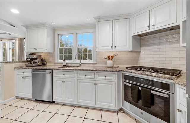 161 Cross St, Norwell, MA 02061