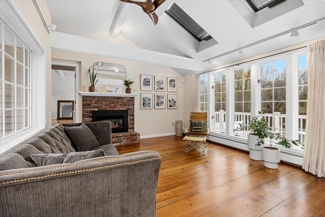 161 Cross St, Norwell, MA 02061