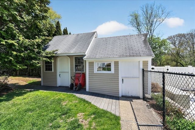 161 Cross St, Norwell, MA 02061