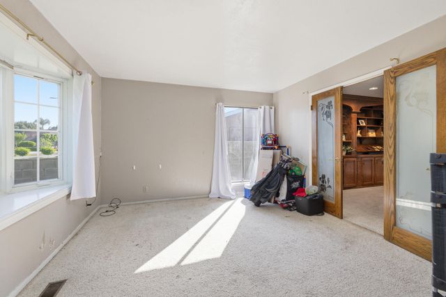 1233 Redwood Lane, Selma, CA 93662