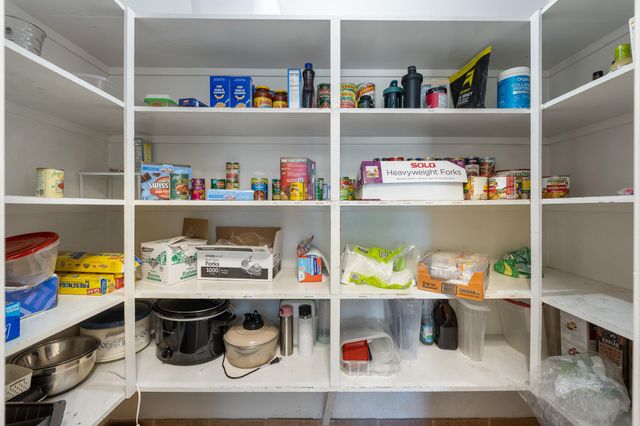 1233 Redwood Lane, Selma, CA 93662