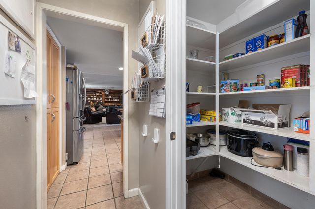 1233 Redwood Lane, Selma, CA 93662