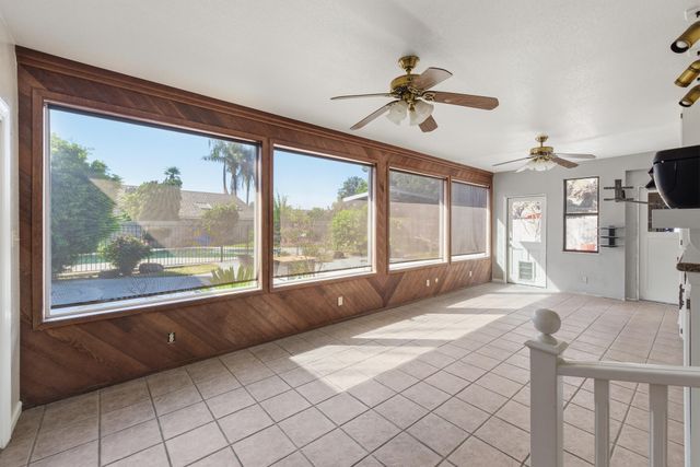 1233 Redwood Lane, Selma, CA 93662