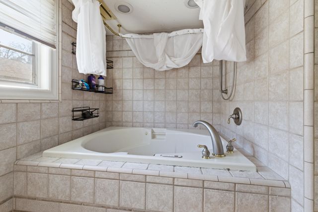 1233 Redwood Lane, Selma, CA 93662