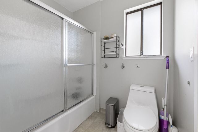 1233 Redwood Lane, Selma, CA 93662