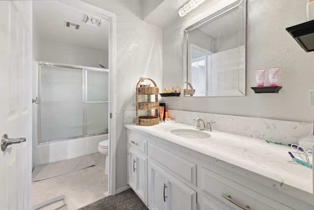 1233 Redwood Lane, Selma, CA 93662