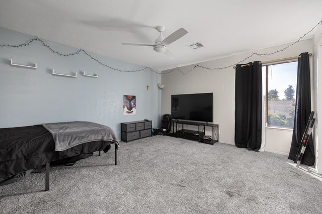 1233 Redwood Lane, Selma, CA 93662