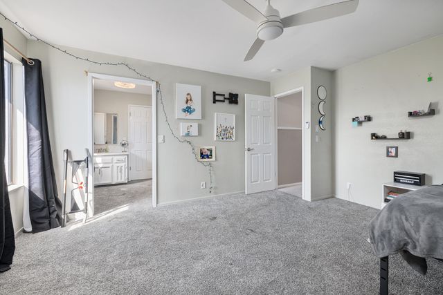 1233 Redwood Lane, Selma, CA 93662