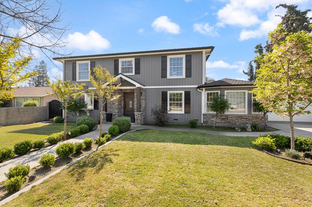 1233 Redwood Lane, Selma, CA 93662