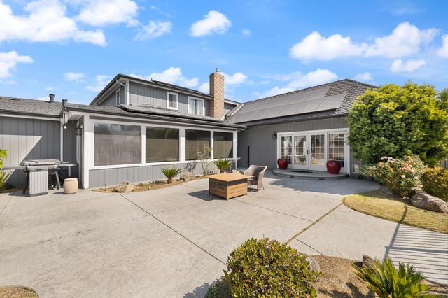 1233 Redwood Lane, Selma, CA 93662