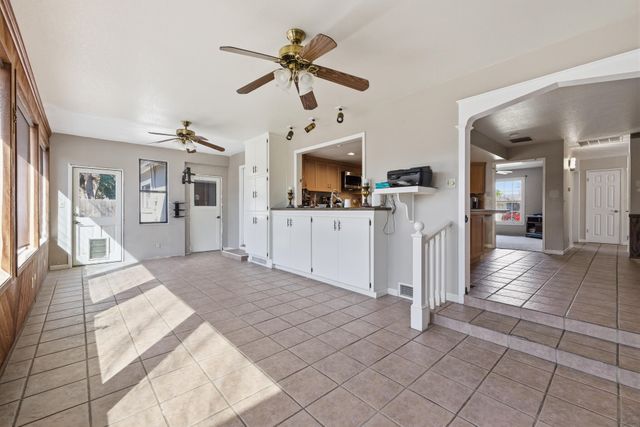 1233 Redwood Lane, Selma, CA 93662