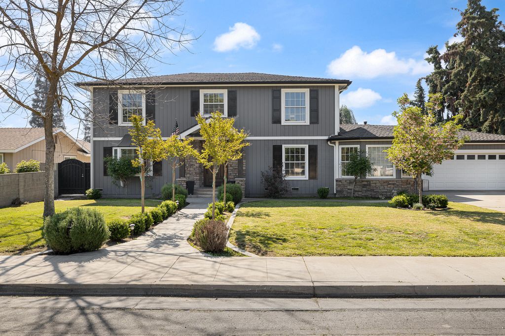 1233 Redwood Lane, Selma, CA 93662
