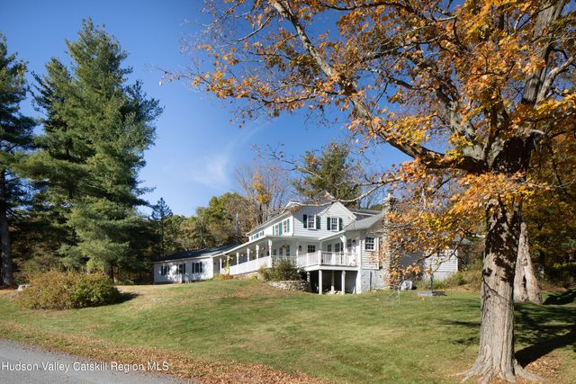 321 Tompkins Road, Ancram, NY 12502