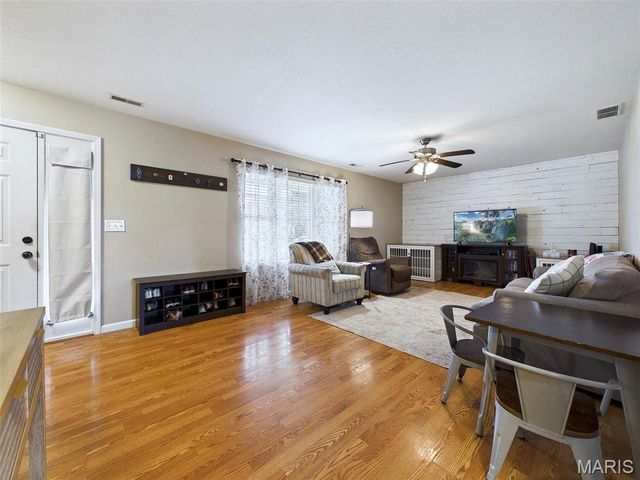 143 Catalpa Drive, Granite City, IL 62040