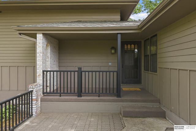4115 N Post Road, Omaha, NE 68112