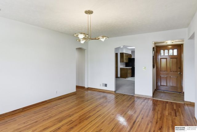 4115 N Post Road, Omaha, NE 68112
