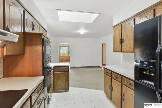 4115 N Post Road, Omaha, NE 68112