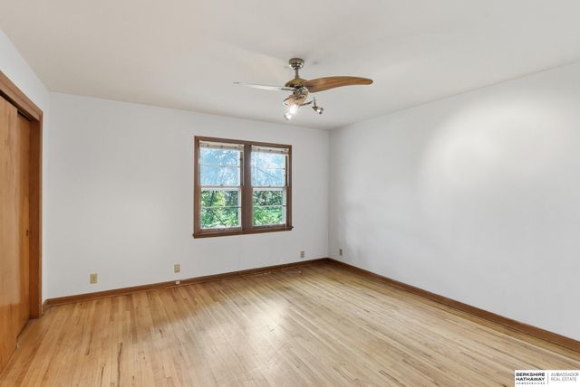 4115 N Post Road, Omaha, NE 68112