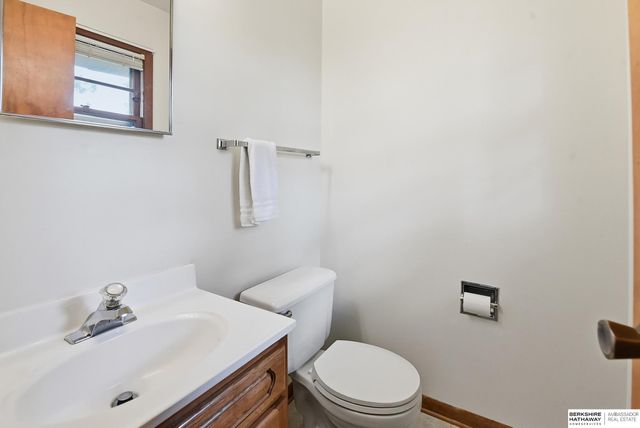 4115 N Post Road, Omaha, NE 68112