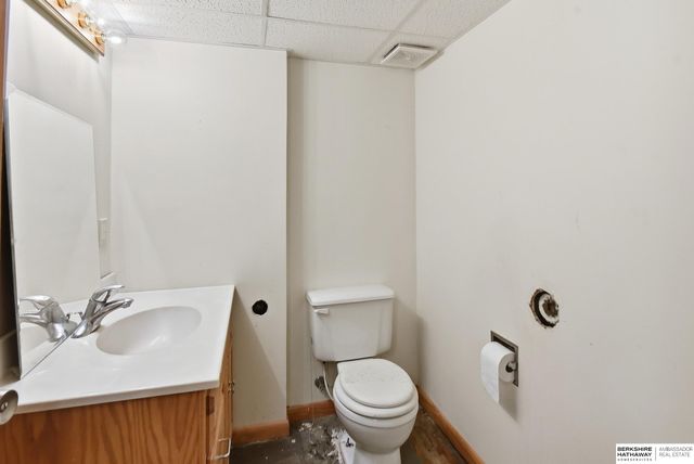 4115 N Post Road, Omaha, NE 68112
