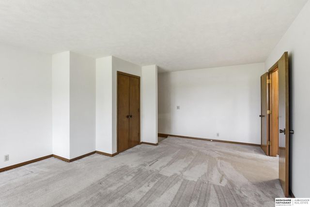 4115 N Post Road, Omaha, NE 68112