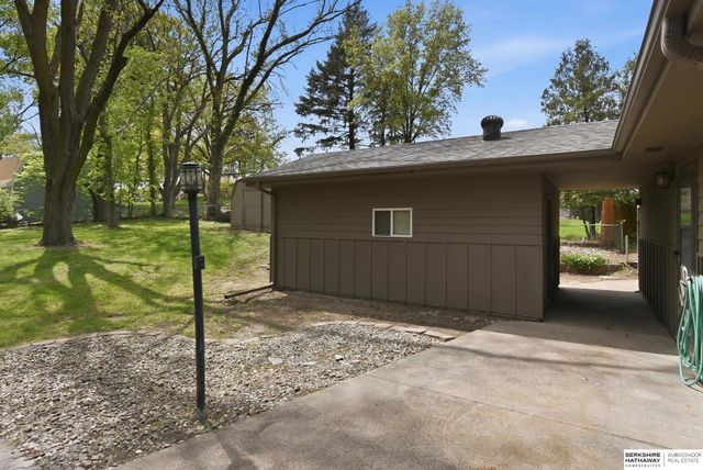4115 N Post Road, Omaha, NE 68112