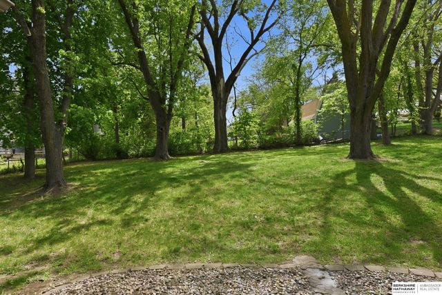 4115 N Post Road, Omaha, NE 68112